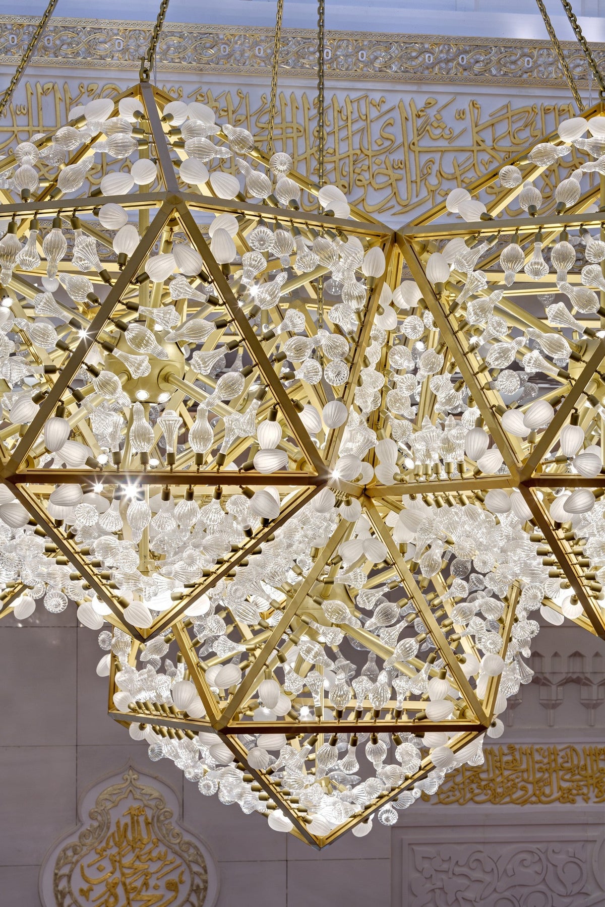 Geometric Crystal Frame Project Installation project lighting view 5