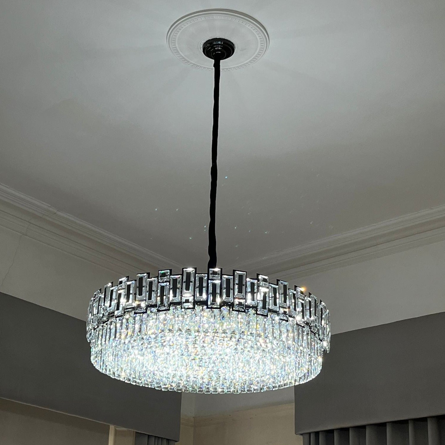 Ceiling canopy and suspension detail of Belvedere circular chandelier