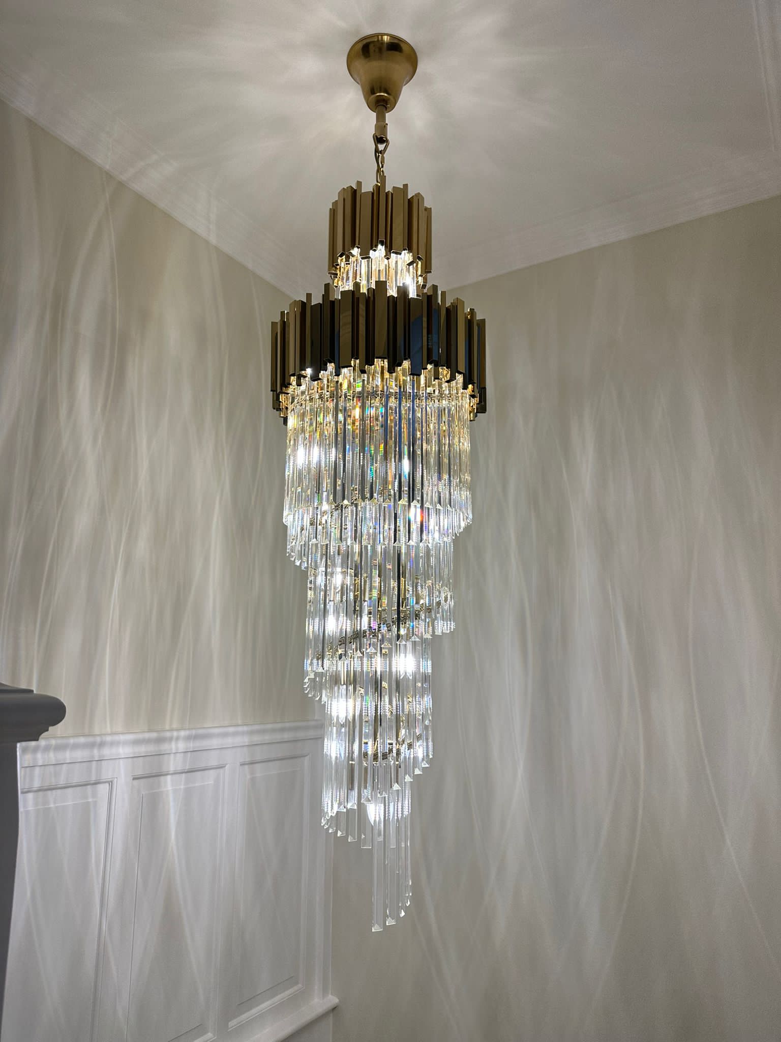 Side view of Boeotia Spiral Staircase II chandelier
