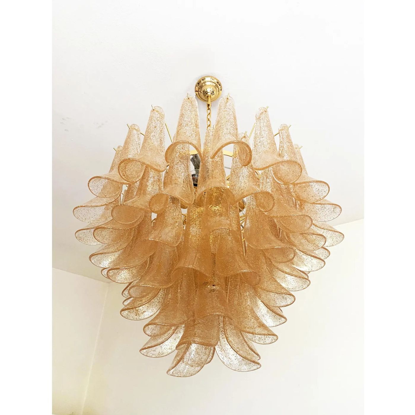 VORELLI Annetta Selle Murano Glass Circular Chandelier - Selle Murano Glass image 4