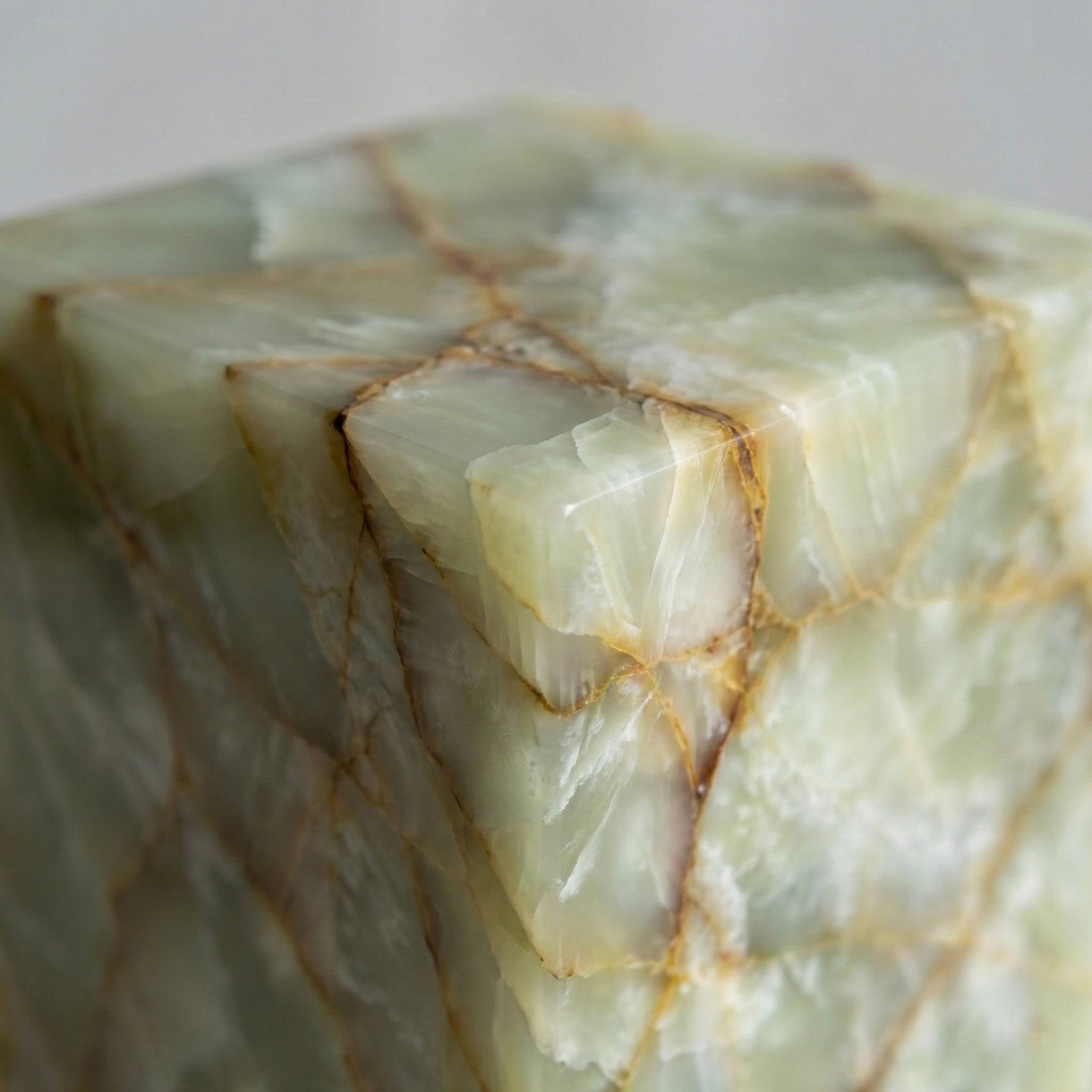 Green Onyx Pedestal Stand by VORELLI