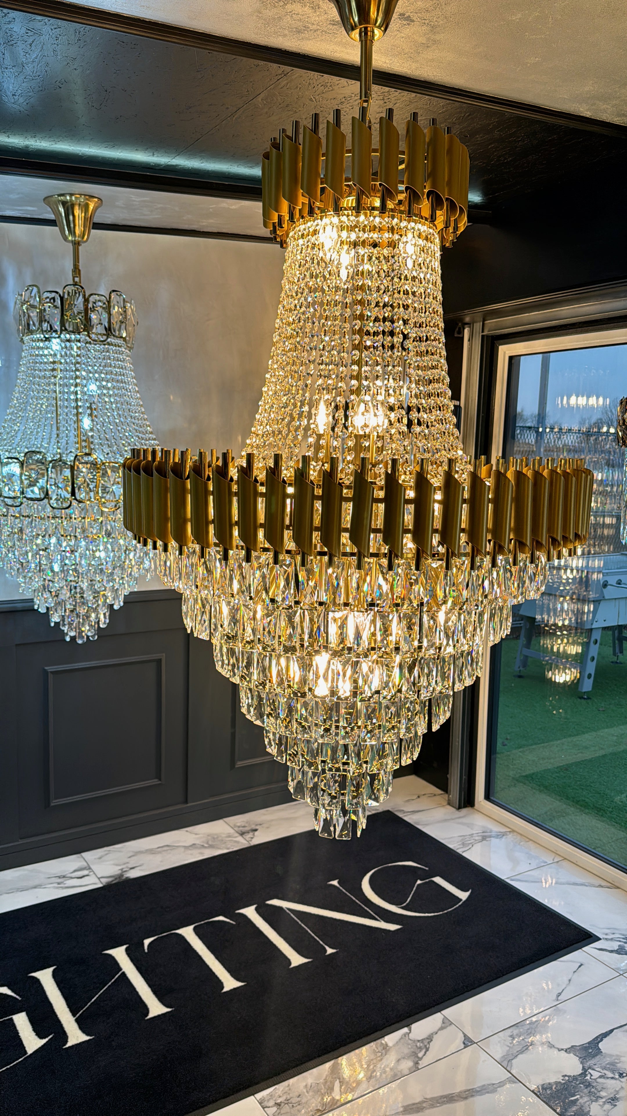 Milltimber Grandeur Staircase Chandelier by VORELLI
