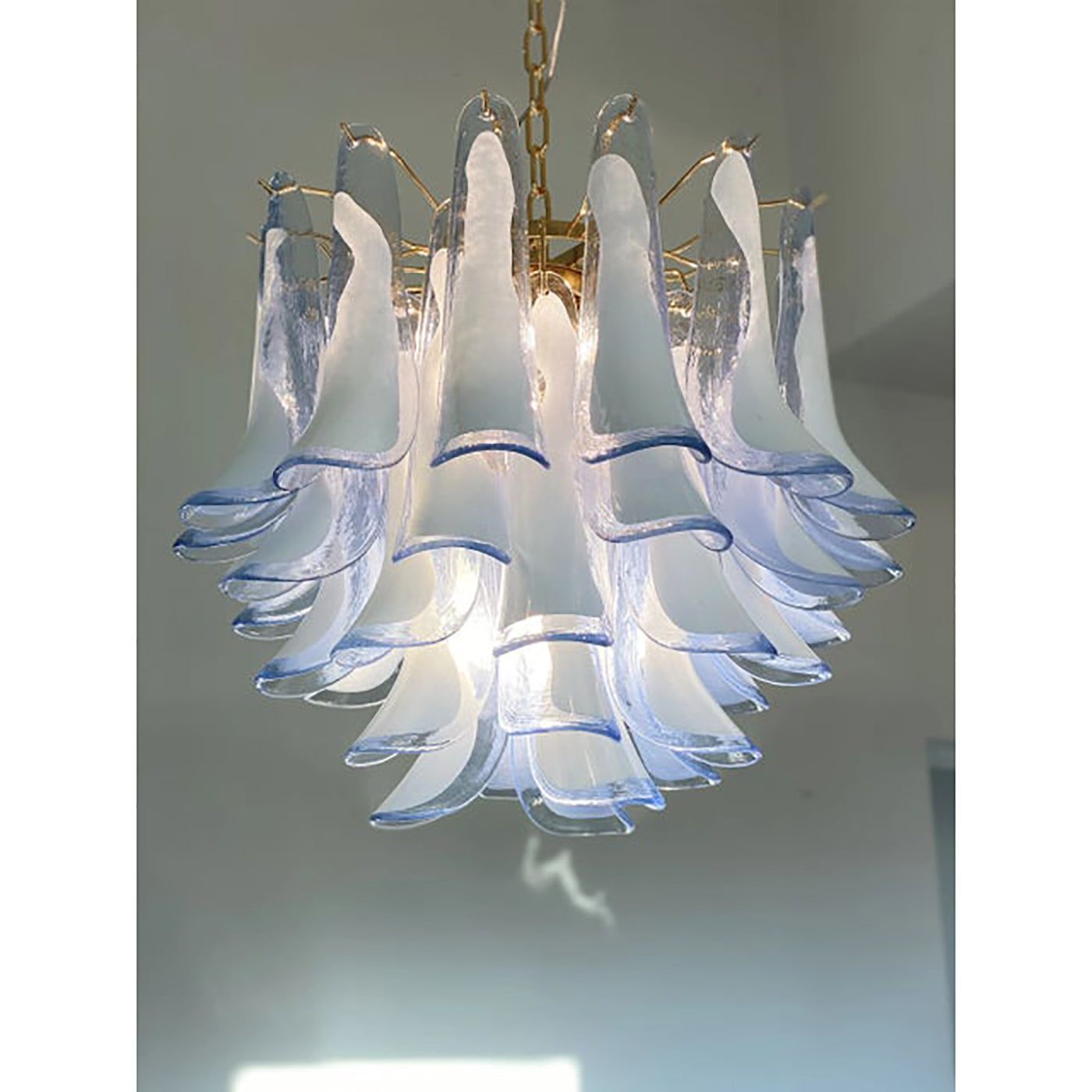VORELLI Amadea Selle Murano Glass Circular Chandelier - Selle Murano Glass image 7