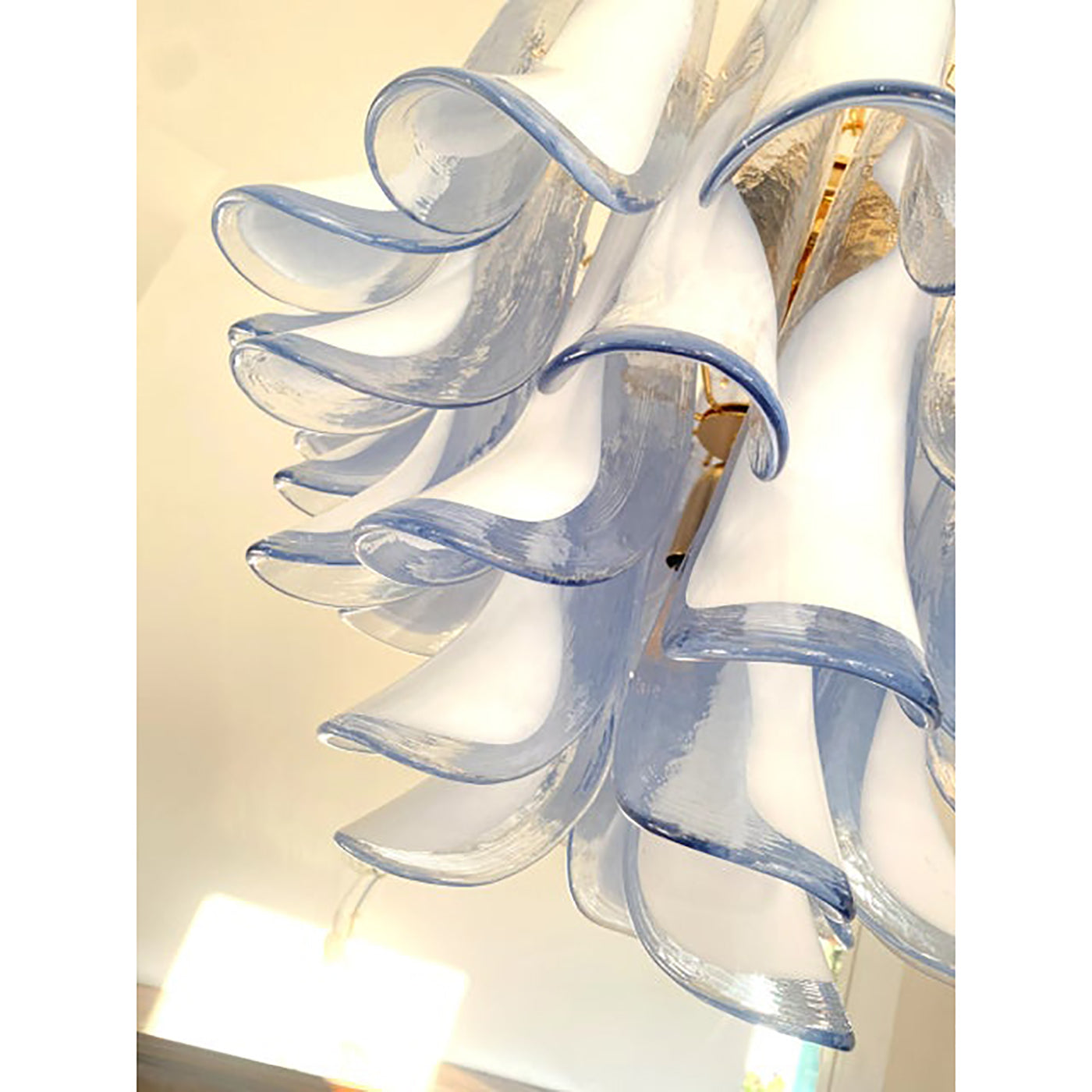VORELLI Amadea Selle Murano Glass Circular Chandelier - Selle Murano Glass image 8