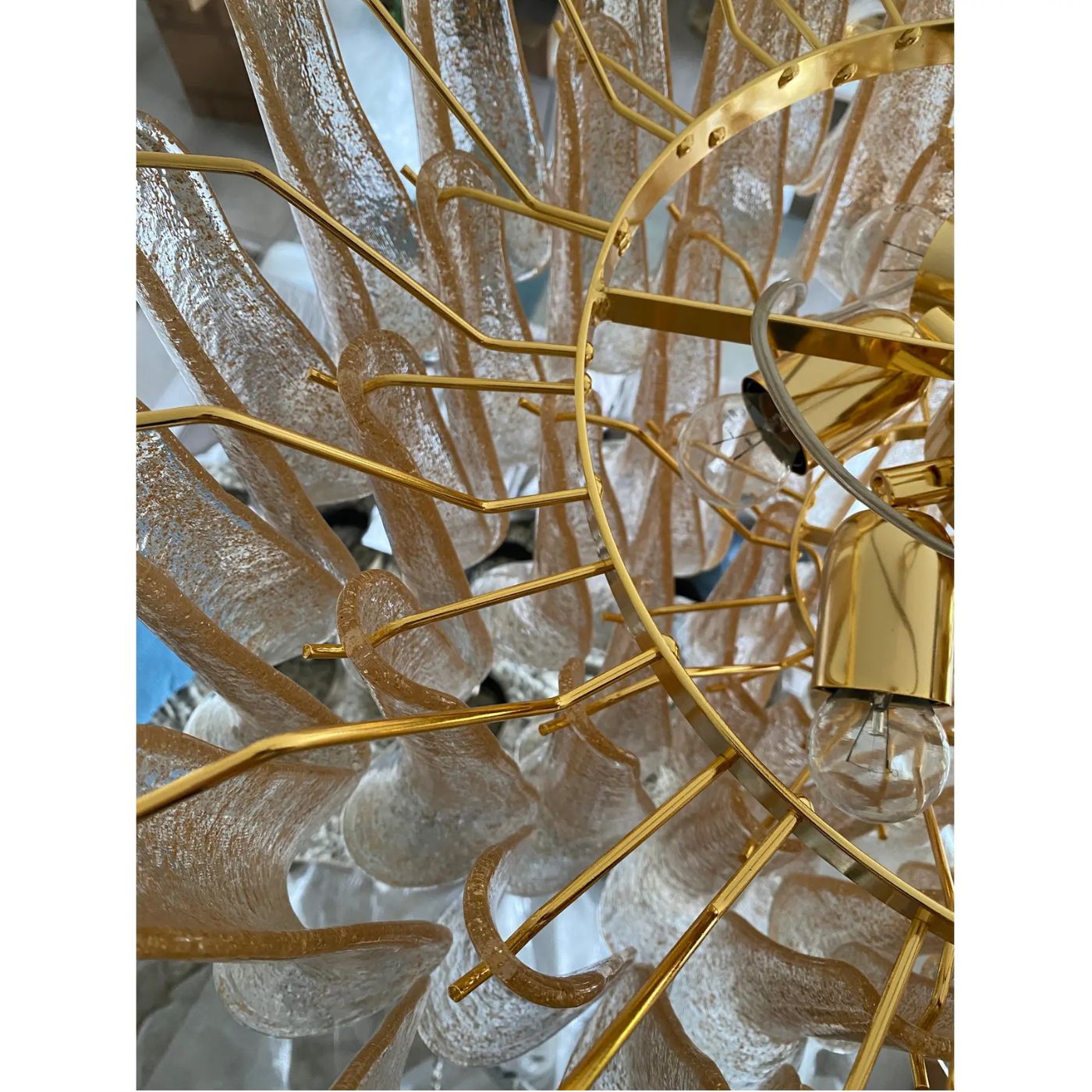 VORELLI Annetta Selle Murano Glass Circular Chandelier - Selle Murano Glass image 7