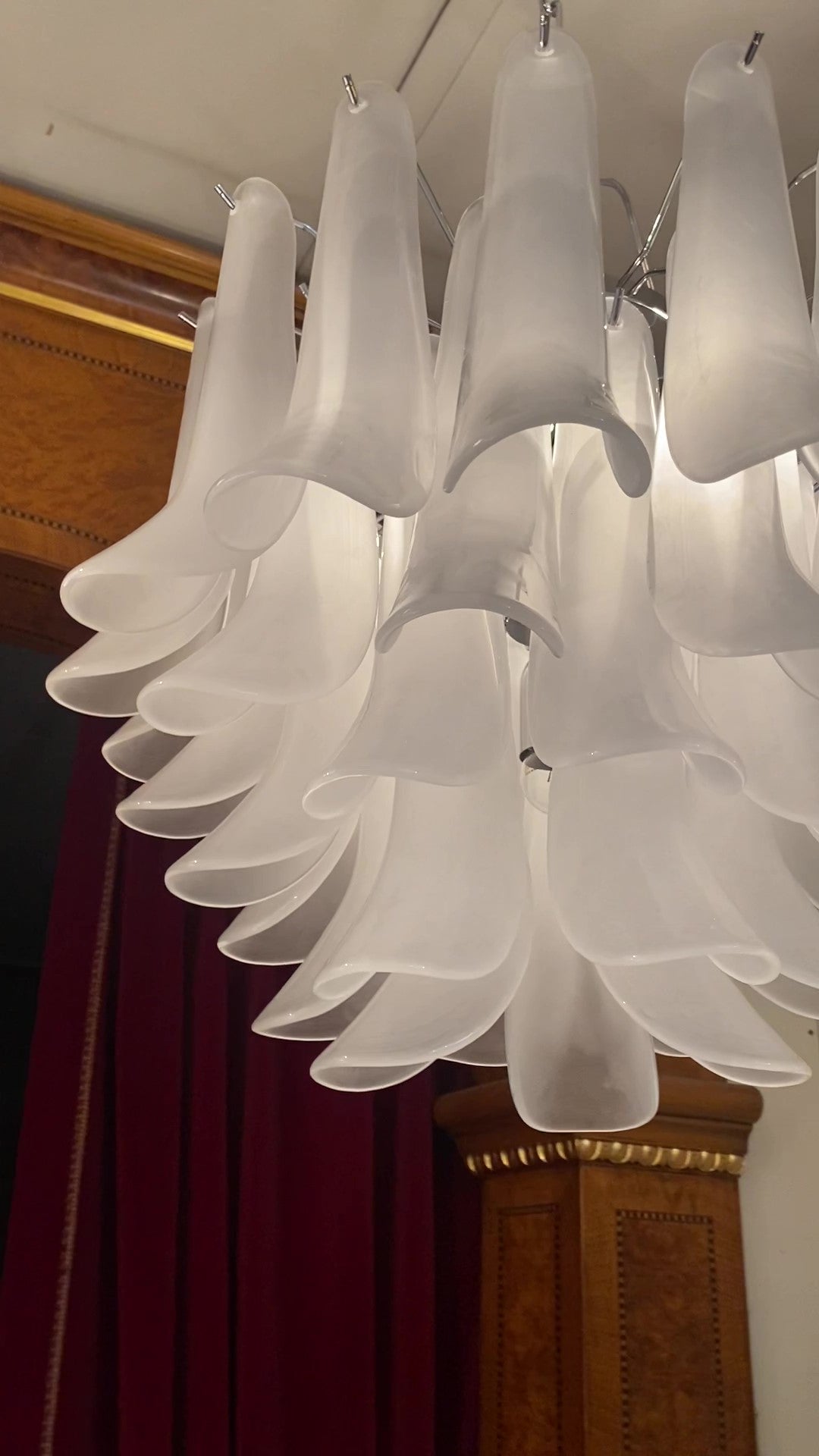 VORELLI Domizia Selle Murano Glass Circular Chandelier - Selle Murano Glass image 3