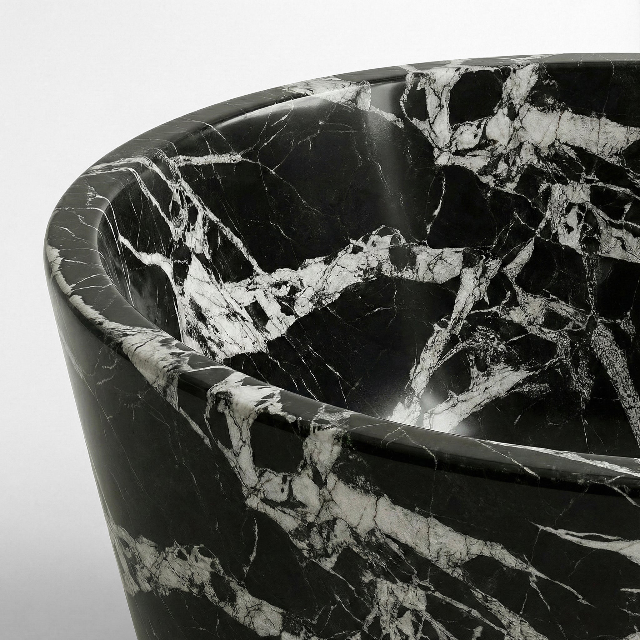 Grand Antique Marble Freestanding Bathtub - Tapered by VORELLI