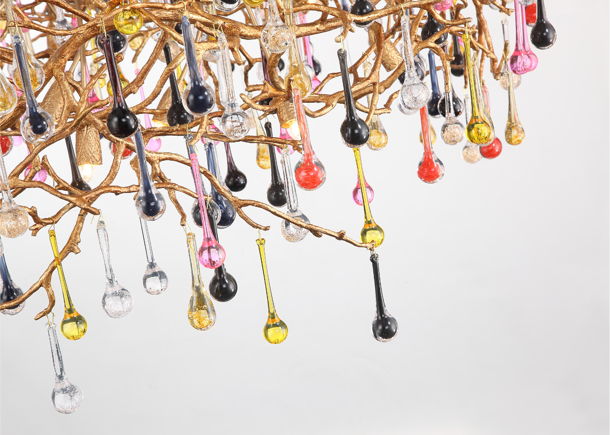 Hand-blown coloured glass drops on VORELLI® L’Albero d’Oro rectangular chandelier