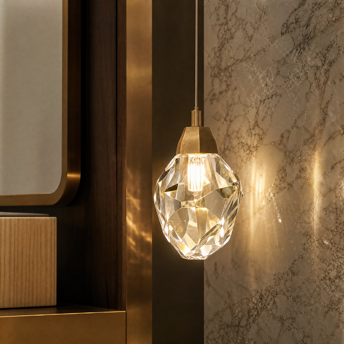 VORELLI® Runtz Pendant, faceted crystal shade detail.